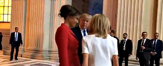 Copertina di Donald Trump a Brigitte Macron: “Sei in splendida forma”. Polemiche per il complimento del tycoon alla Première dame
