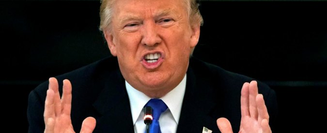 Donald Trump insulta gli immigranti: “Basta gente da El Salvador e Haiti. Sono un buco di culo di Paese”. Onu: “Razzista”