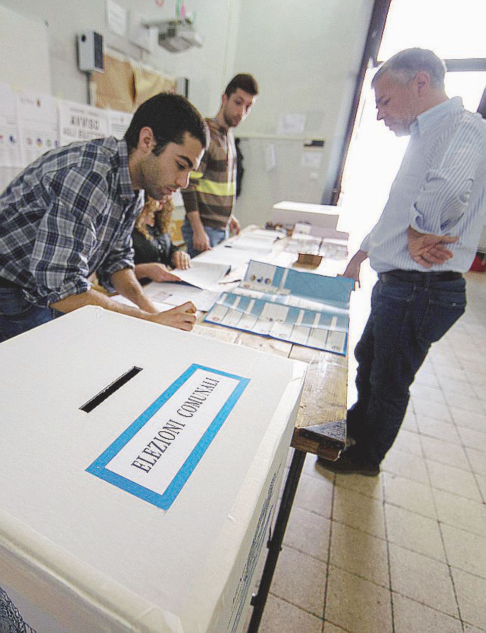 Copertina di Per non perdere nei Comuni i Dem tentano la legge-truffa