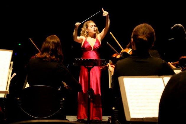 Direttrice d’orchestra in Francia. “L’Italia è lontana e chiusa ai giovani. Non ci tornerei mai a vivere”