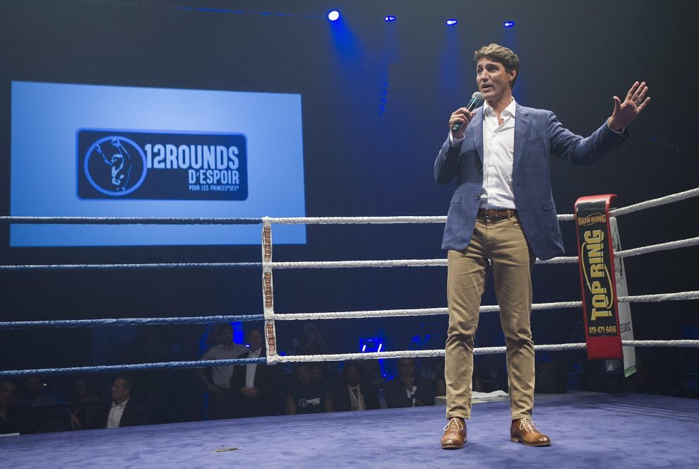 Prime Minister Justin Trudeau speaks during a charity boxing event in Montreal, PQ, Canada, Wednesday, August 23, 2017. Photo by Graham Hughes/CP/ABACAPRESS.COM 604167PM Trudeau At A Charity Boxing Event – MontrealIl Primo Ministro canadese Justin Trudeau sul ring per beneficenzaLaPresse  — Only Italy