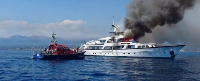 Copertina di Nizza, a fuoco lo yacht dell’imprenditrice Diana Bracco: le immagini del salvataggio