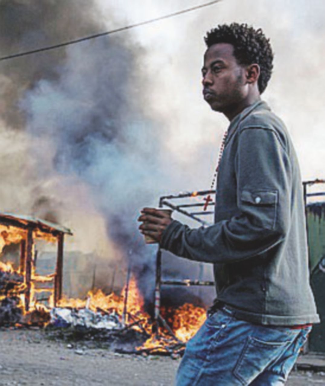 Contrordine compagni, a Calais strutture, cibo e docce per migranti Contrordine compagni, a Calais strutture, cibo e docce per migranti