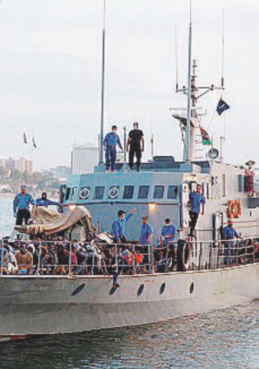 Copertina di La Marina di Tripoli: “Difenderemo la nostra sovranità”