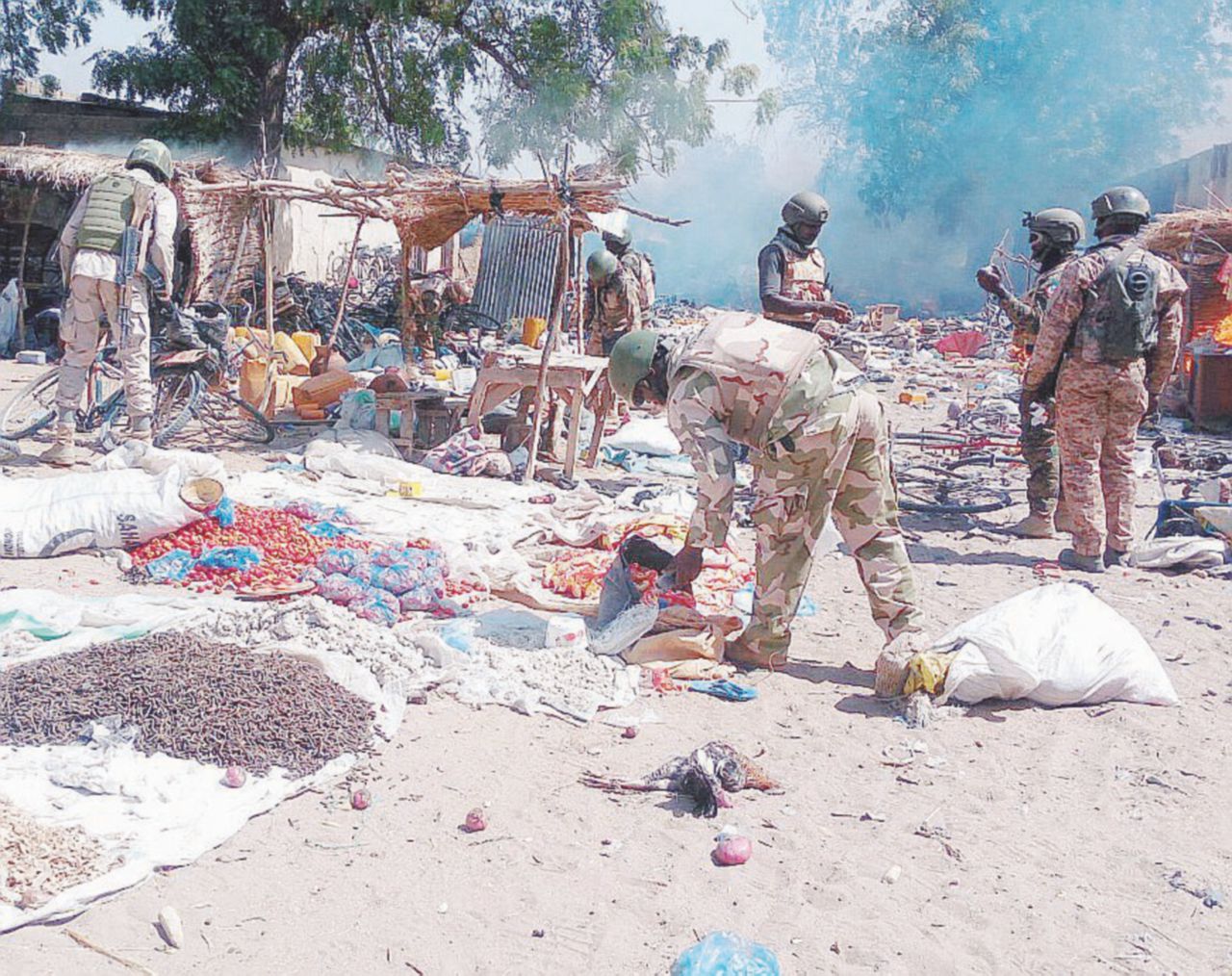 L’esercito nigeriano in un accampamento di Boko Haram - LaPresse Nigeria, la “linea” italiana: niente asilo né rimpatri