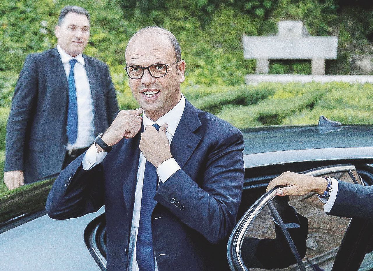 Sicilia, tutti vogliono Alfano e le sue clientele porta-voti Sicilia, tutti vogliono Alfano e le sue clientele porta-voti