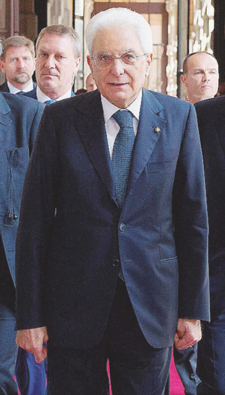 Sergio Mattarella - Ansa Il Colle protegge Gentiloni, ma i ministri litigano tutti