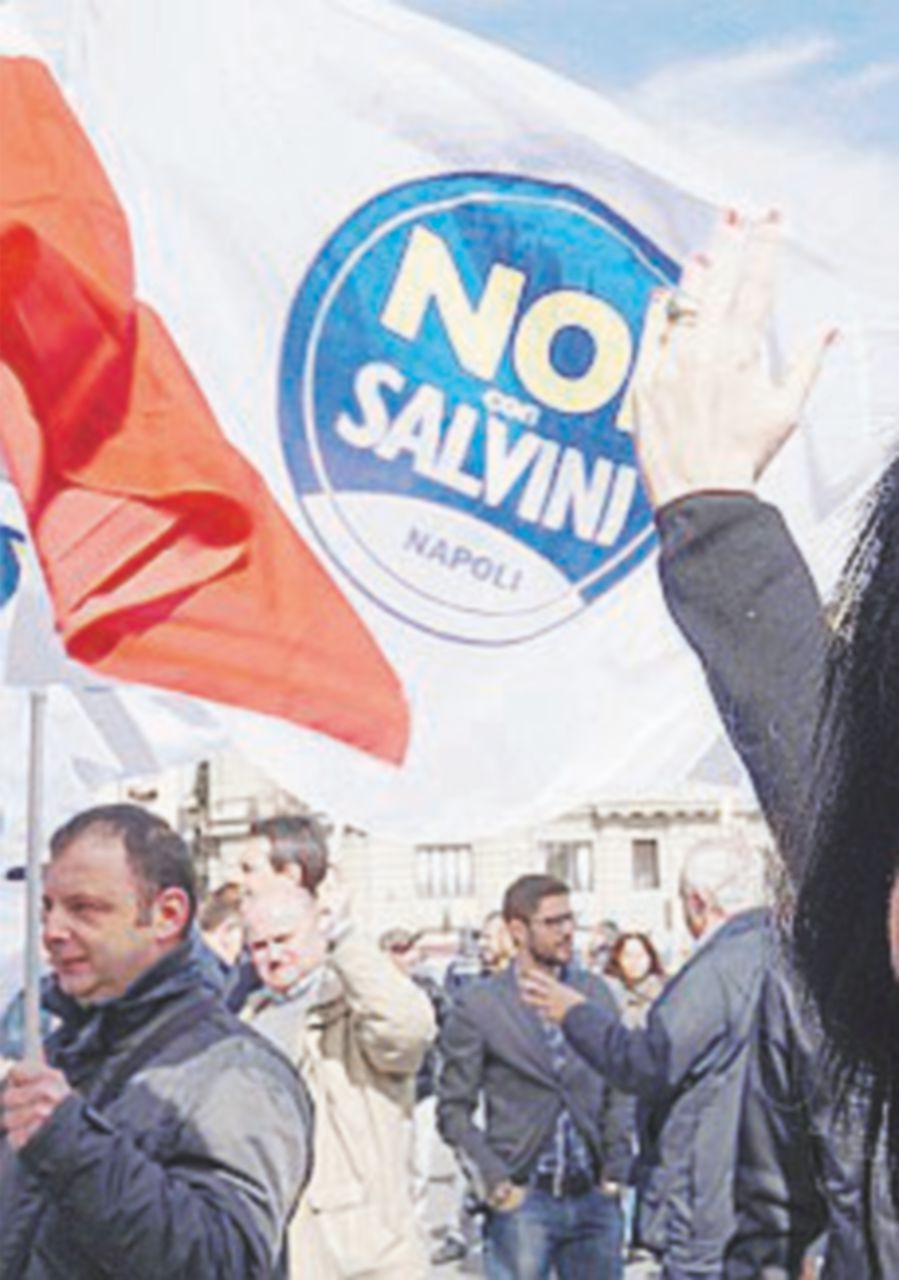 Lista Salvini firma manifesti pro Duce “Meglio di Renzi” Lista Salvini firma manifesti pro Duce “Meglio di Renzi”
