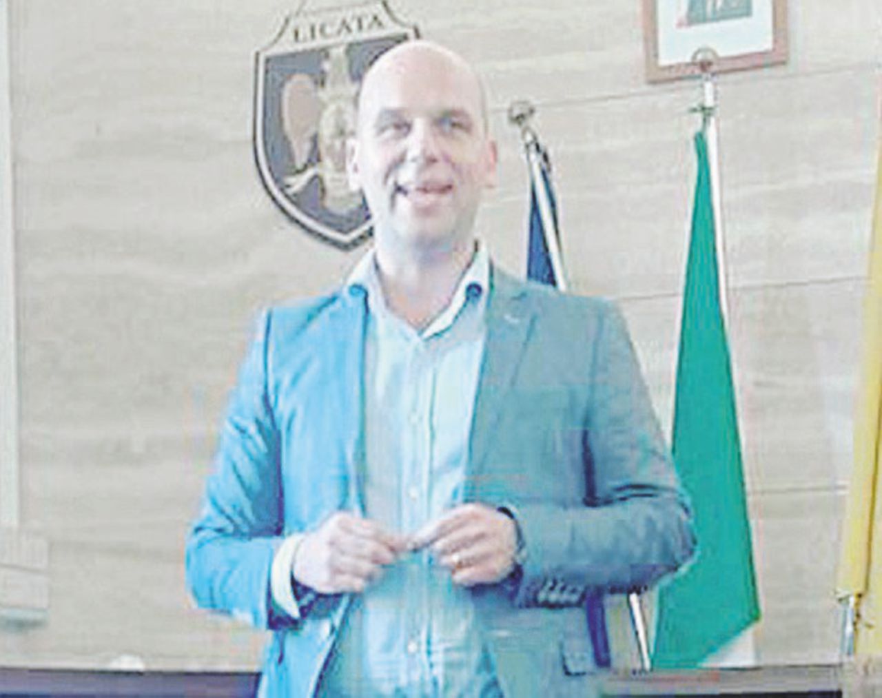 Senza fascia - L’ex sindaco di Licata, Angelo Cambiano, a cui incendiarono due auto nel periodo delle demolizioni - Ansa Sfiduciato, il sindaco anti-abusi va a casa