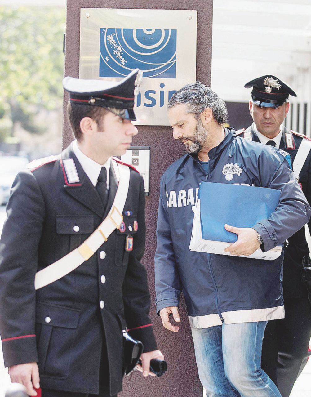 Grandi Stazioni, indagati l’ad e l’amico di Renzi sr. Grandi Stazioni, indagati l’ad e l’amico di Renzi sr.