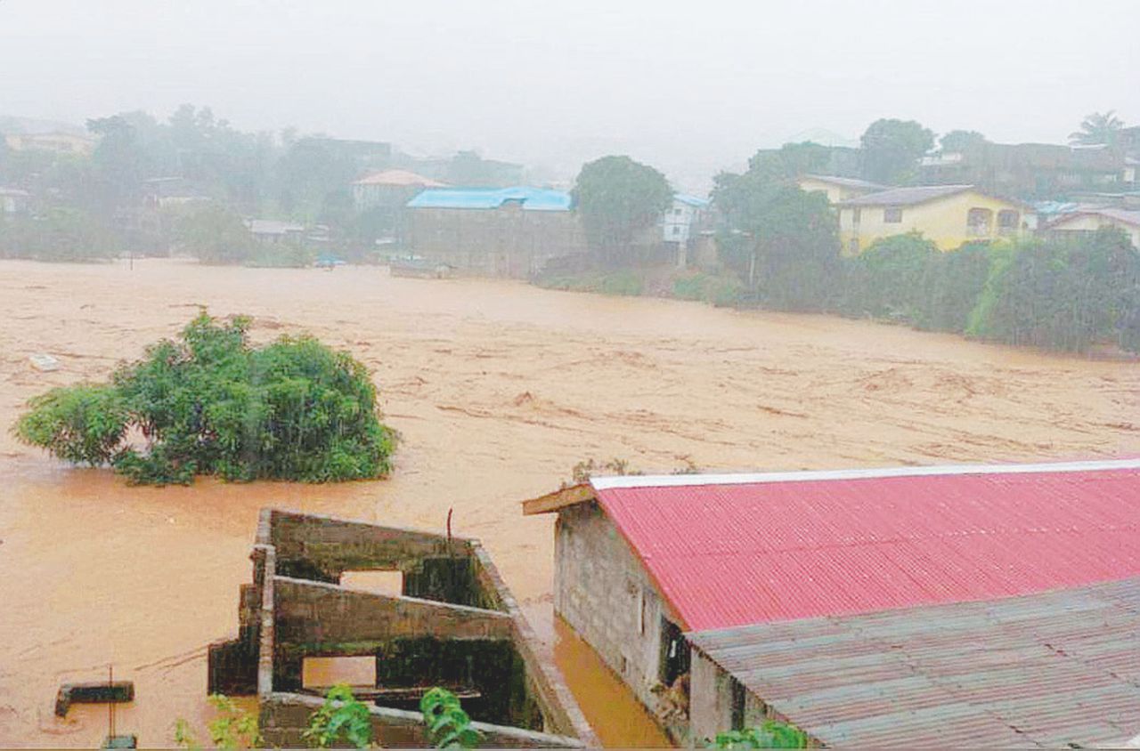 Inondazioni in Sierra Leone: oltre 300 morti Inondazioni in Sierra Leone: oltre 300 morti