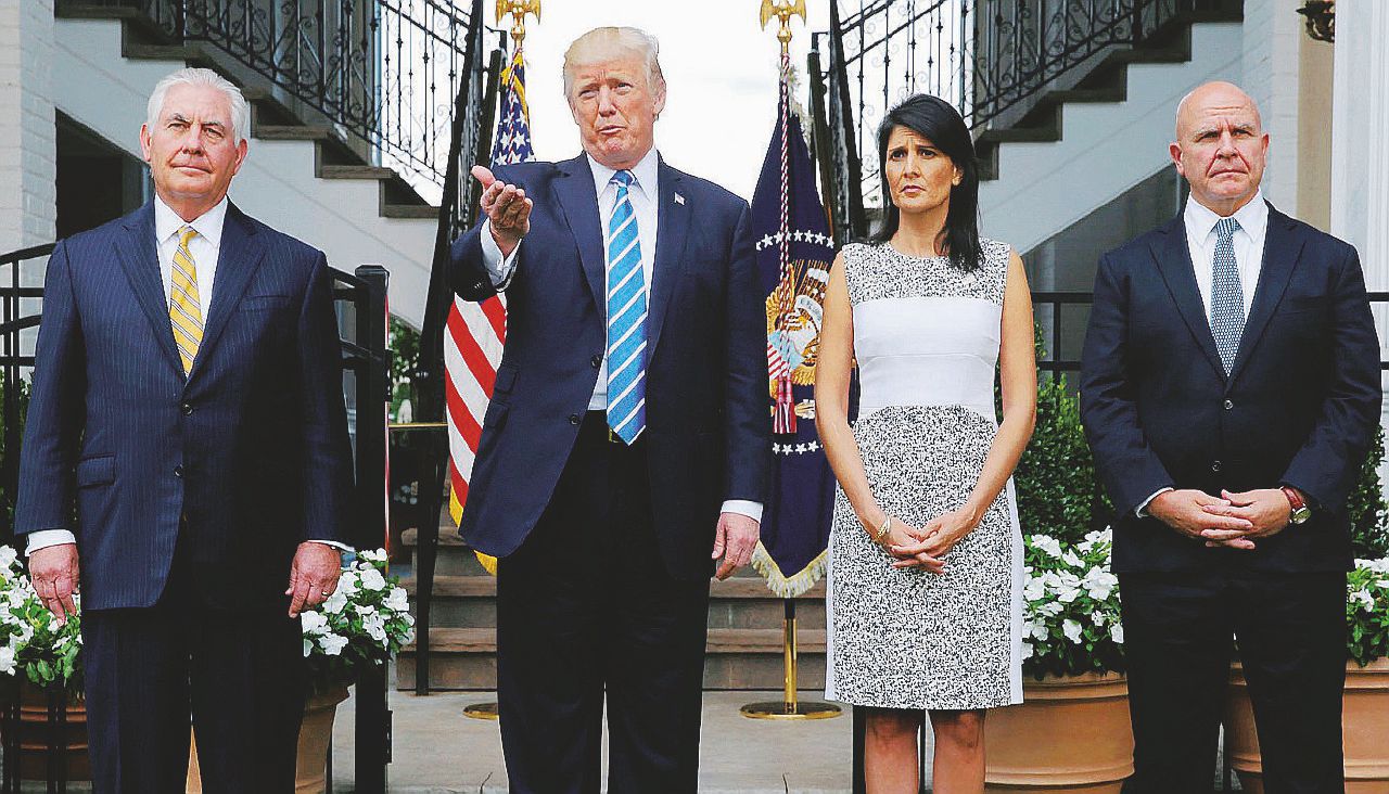 Afghanistan, la coerenza di Trump: dal ‘riportiamo a casa i soldati’ a ‘inviamone altri 4000’ Afghanistan, la coerenza di Trump: dal ‘riportiamo a casa i soldati’ a ‘inviamone altri 4000’