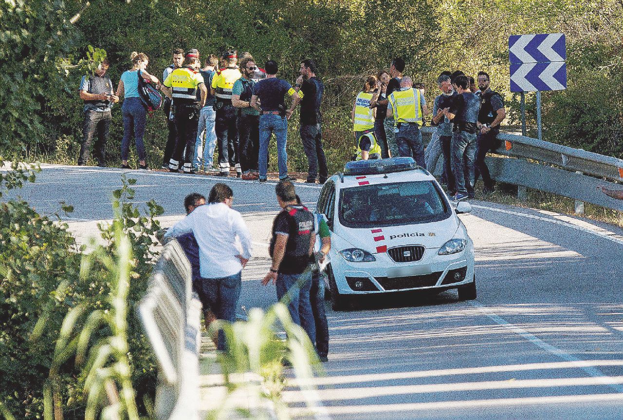 L’autista e la falsa cintura. Fine della fuga per Younes L’autista e la falsa cintura. Fine della fuga per Younes