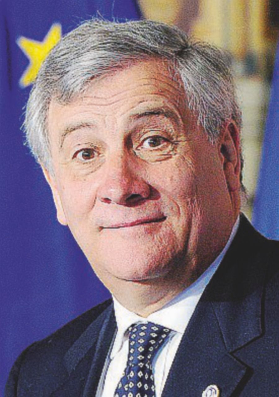 Tajani: “Chiudiamo le moschee dopo la preghiera” Tajani: “Chiudiamo le moschee dopo la preghiera”