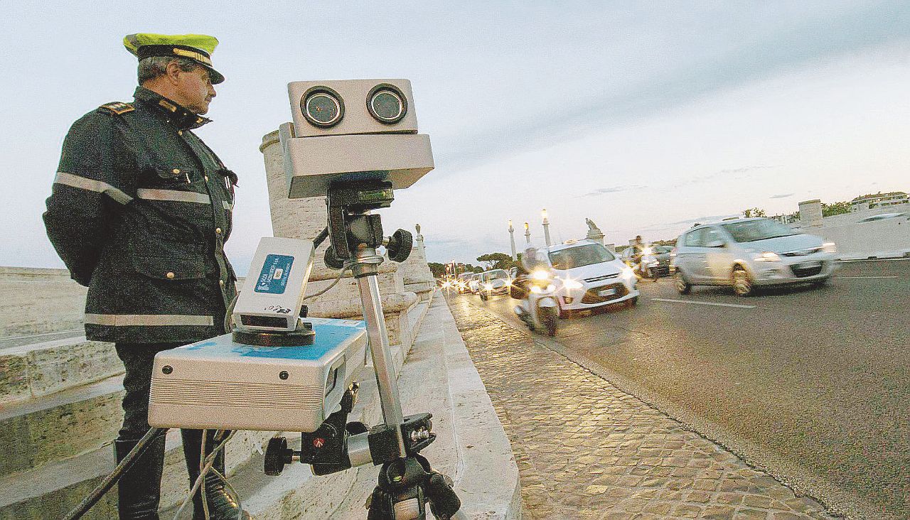 Stop agli autovelox selvaggi. Ma i Comuni fanno ancora cassa Stop agli autovelox selvaggi. Ma i Comuni fanno ancora cassa