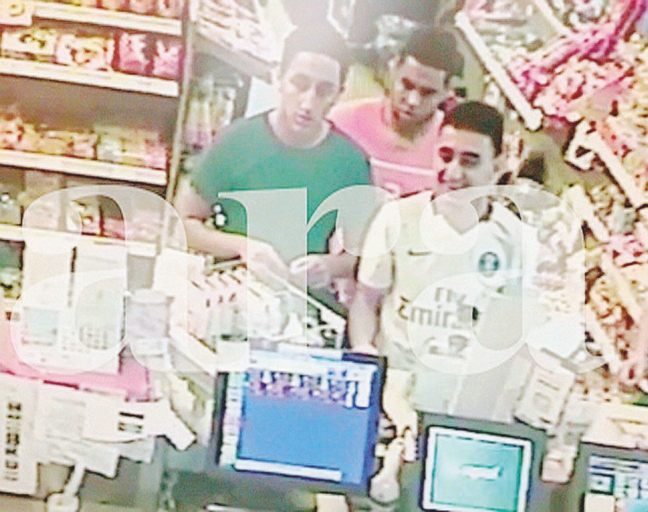 Sorrisi prima del sangue - I terroristi poche ore prima dell’attentato e il cordoglio sulle Ramblas - Ansa Faciloneria e silenzi: i flop antiterrorismo da Barcellona alla Ue