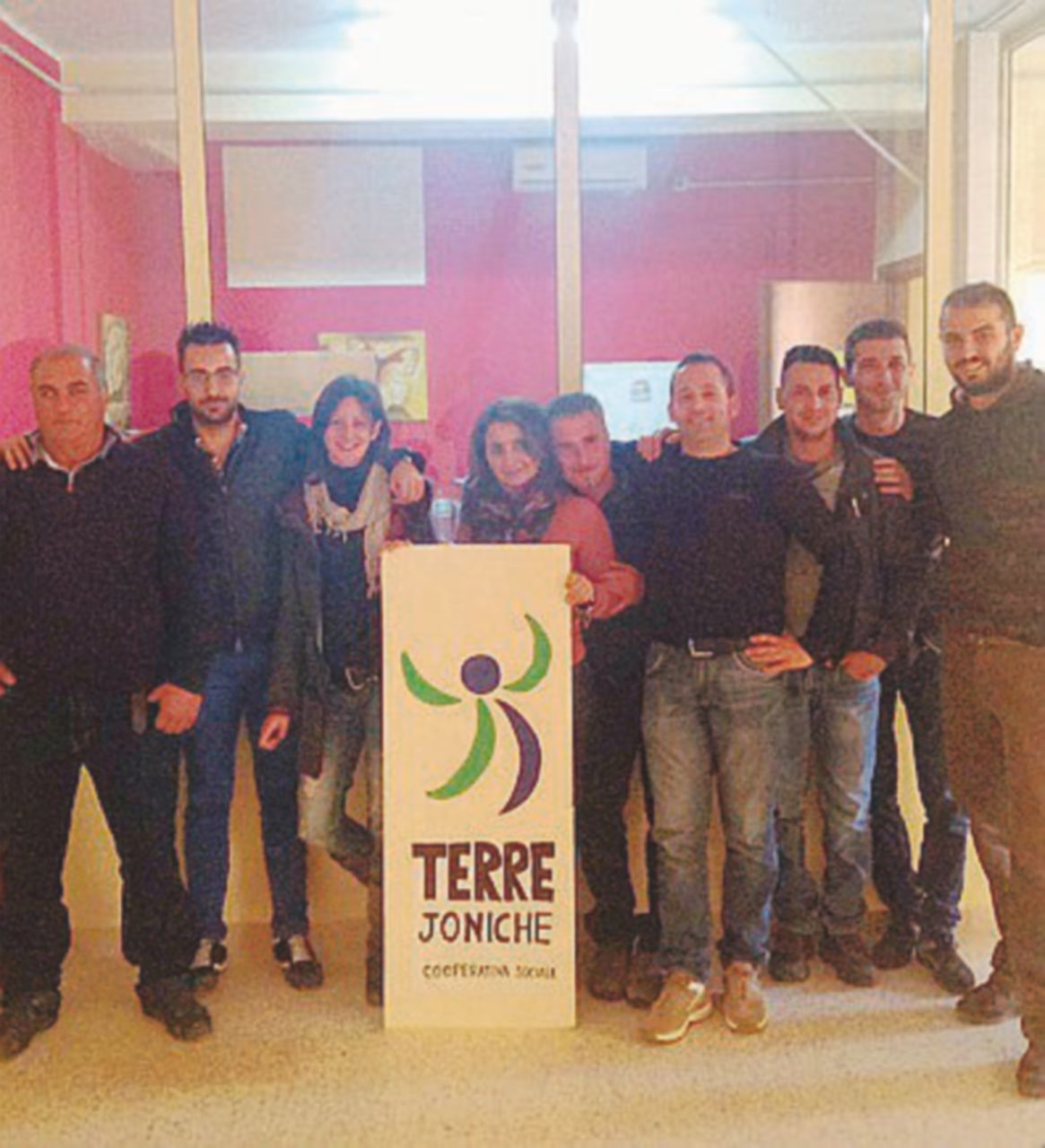 Senza eroismi - I ragazzi della coop “Terre Joniche” Umberto, Raffaella e “Terre Joniche”. Ritorno alla normalità dopo i roghi