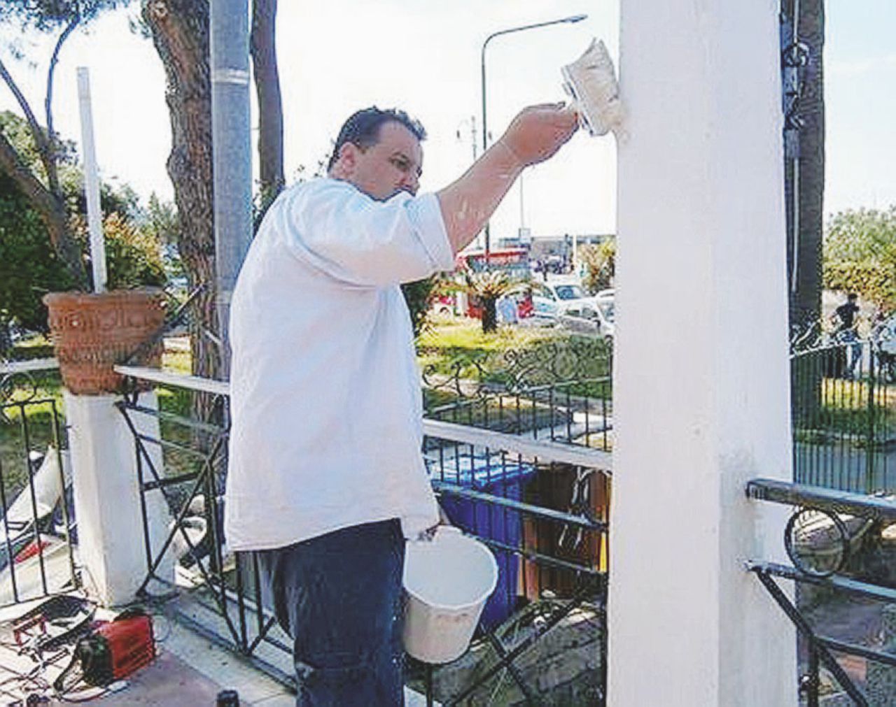 Al lavoro - Il sindaco Giovan Battista Castagna - Ansa Ischia, il sindaco “negazionista” ha l’abuso edilizio