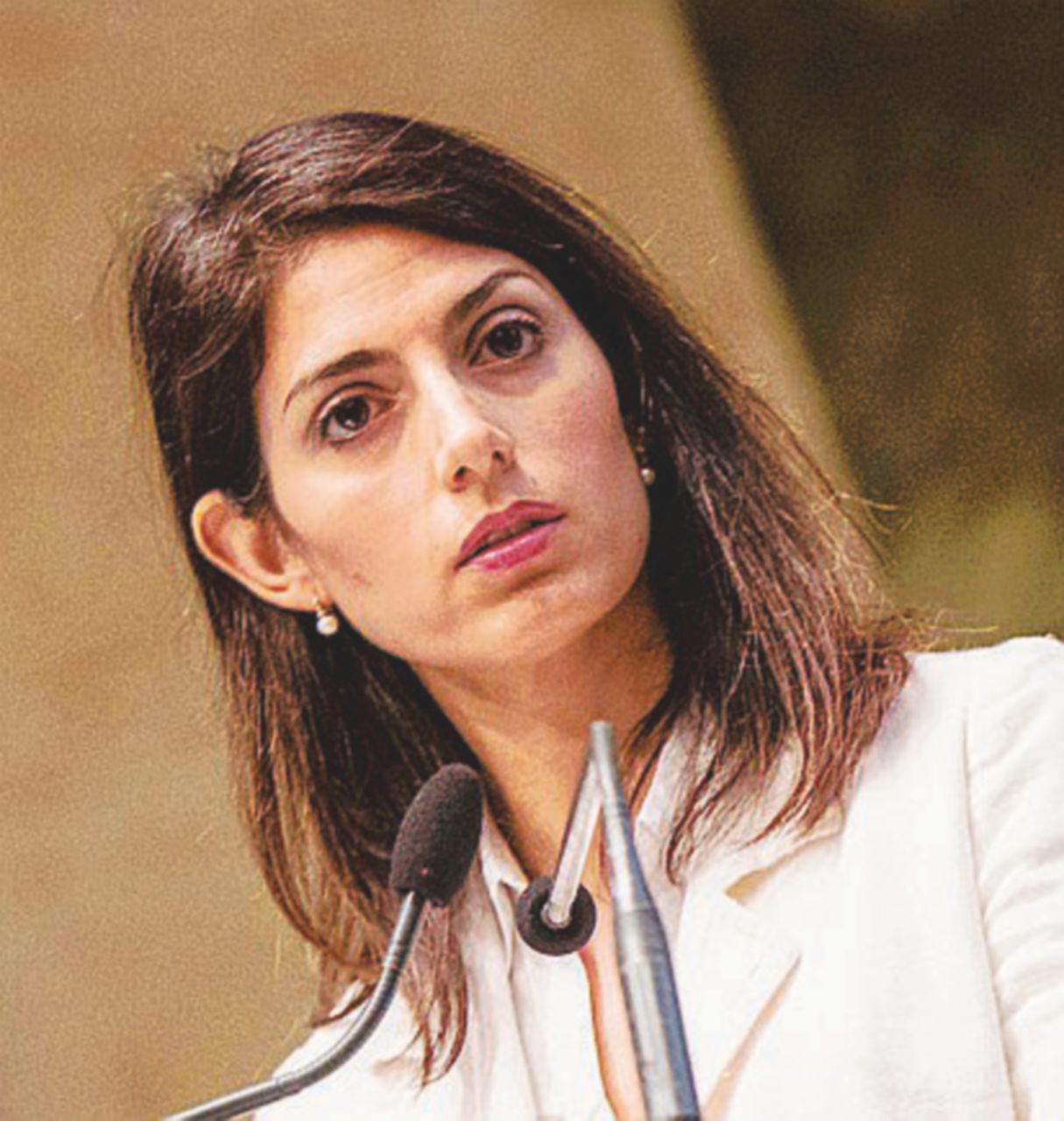 Atac, la Raggi fa la squadra per il concordato Atac, la Raggi fa la squadra per il concordato