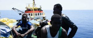 Copertina di Migranti, sequestrata la nave della ong Jugend Rettet. Procura Trapani: “Ha fatto trasbordi senza pericolo imminente”