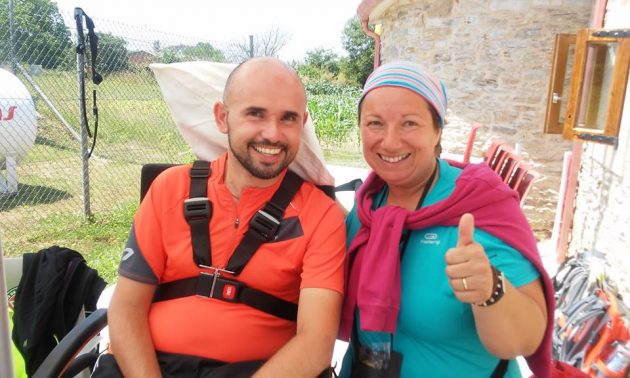 “Io - malato di sclerosi multipla - giro il mondo in carrozzina : e mi sento un ragazzo fortunato”