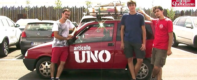 Copertina di Tour di 4mila km per sostenere D’Alema e Bersani. Tre ragazzi di Mdp in viaggio su una Y10: “Noi siamo il ritorno al futuro”