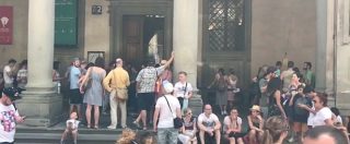 Copertina di Firenze: si rompe l’aria condizionata, chiusi gli Uffizi. I turisti: “Vogliamo il rimborso del biglietto”