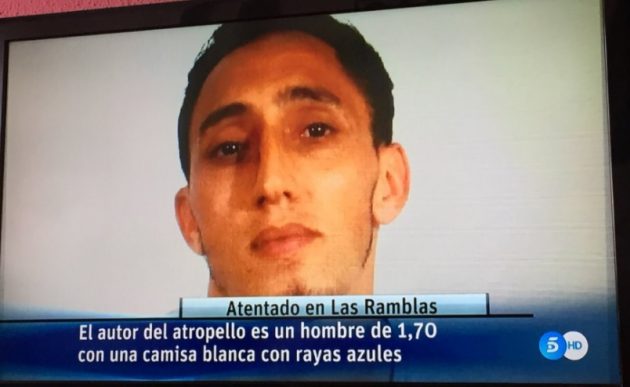 Attentato Barcellona - furgone travolge decine di persone sulla Rambla. “Almeno 13 morti”. Un sospetto arrestato - uno ucciso e uno in fuga (FOTO E VIDEO)