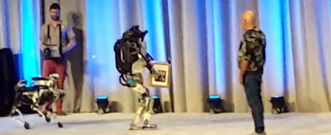 Copertina di Il futuro dell’umanità è nei robot. Per questo ci estingueremo a breve