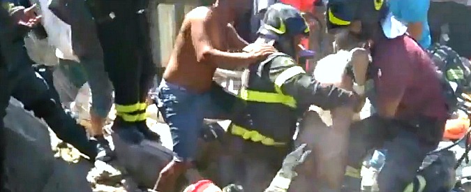 Copertina di Terremoto a Ischia, il salvataggio di Ciro. Il terzo fratellino estratto dalle macerie