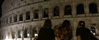 Copertina di Barcellona, la solidarietà di Roma alle vittime dell’attentato: luci spente al Colosseo e alla Fontana di Trevi