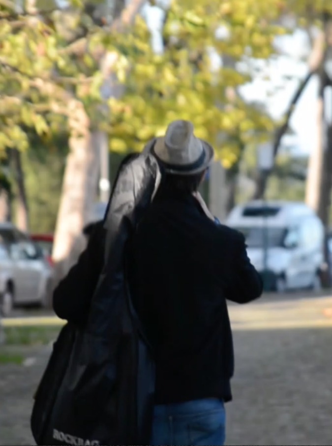 Copertina di Roma, si la voi cantà. Con Gianmarco Dottori al Gianicolo: “Che ci manca? Un po’ di senso civico… troppi sticazzi”