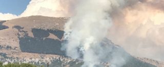 Copertina di Incendi, brucia la scritta “Dux” sul monte Giano. Il sindaco di Antrodoco: “In fumo un pezzo della nostra identità”