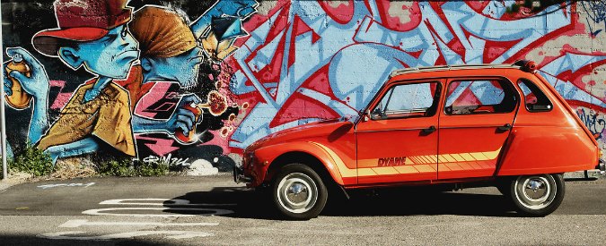 Copertina di Ti ricordi la Citroen Dyane? Compie 50 anni e puoi di nuovo guidarla