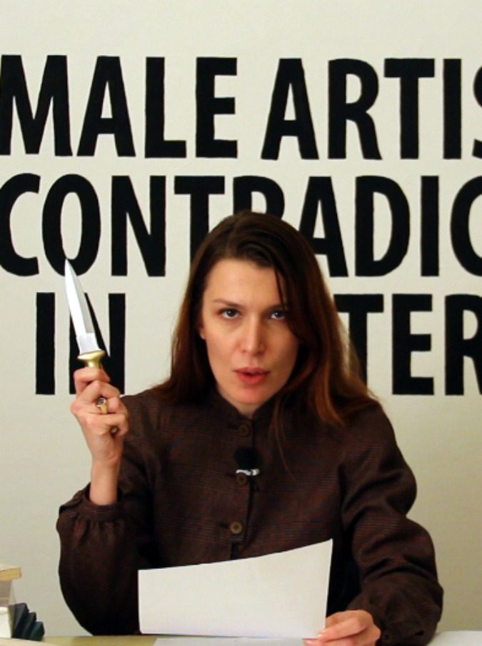 Chiara Fumai morta a 39 anni, l’artista ritrovata senza vita in una galleria d’arte