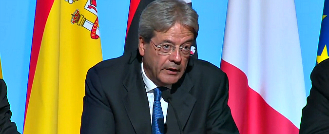 Copertina di Migranti, Gentiloni dopo il vertice di Parigi: “Raggiunti primi risultati, ma l’impegno deve essere europeo e di tutti”