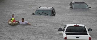Usa, tempesta Harvey: si temono dodici vittime. Furgone sommerso dall’acqua: a bordo quattro bambini e i due nonni