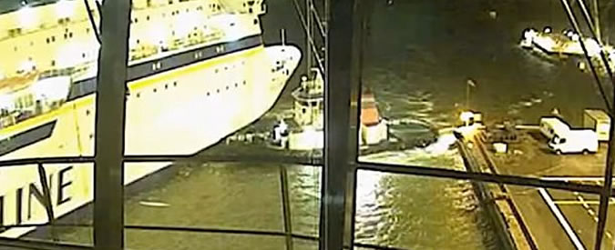 Copertina di La tragedia in mare è a un passo. Un eroe salva migliaia di turisti