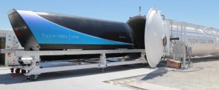 Copertina di Hyperloop One, Elon Musk sperimenta il suo “trenino” volante da 1000 km/h – VIDEO