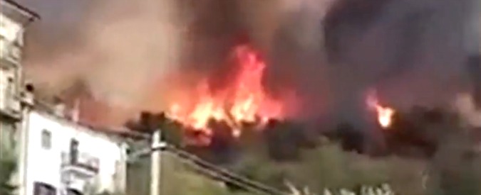 Katia on X: Ah ragazzi se vedete del fuoco oggi verso la Calabria  tranquilli non è un' emergenza incendi, sono solo le candeline sulla mia  torta. 😱  / X