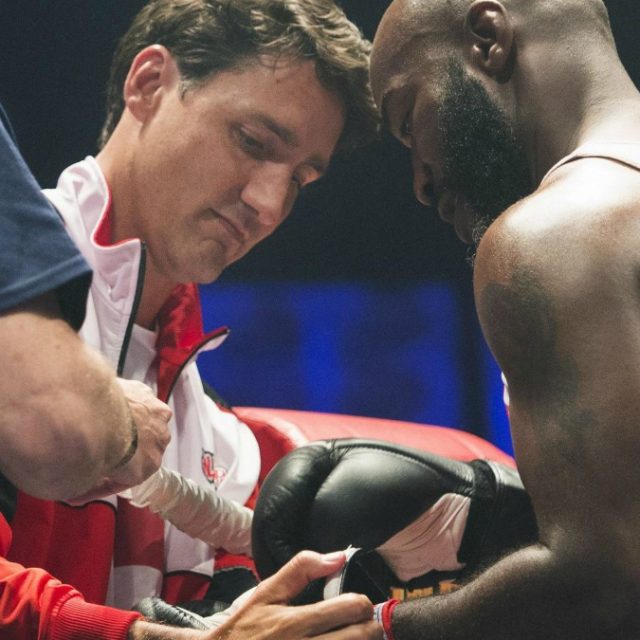 Justin Trudeau sul ring per beneficenza: l’affascinante premier canadese nel ruolo di coach