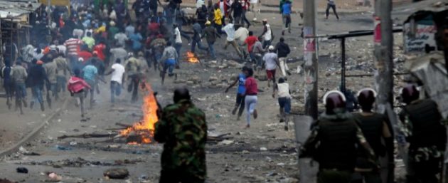 Kenya - scontri a Nairobi dopo le elezioni : almeno nove morti - decine di feriti. Uccisa una bambina di 9 anni