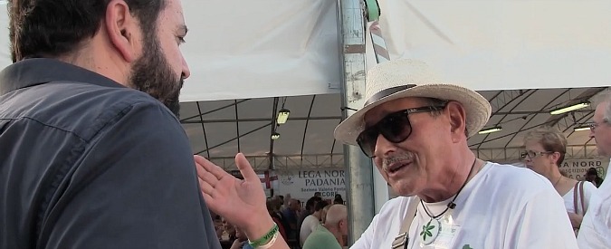 Copertina di Bossi, dopo le condanne voce ai militanti: “Umberto non si tocca” e “Se ha rubato deve pagare”. Il vox di Piero Ricca tra i leghisti