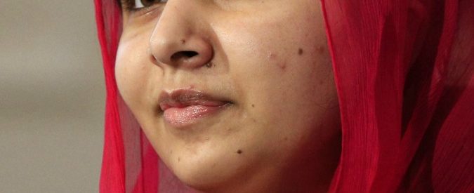 Malala, la giovane premio Nobel torna a casa dopo sei anni: “Il giorno più bello”. A Mingora fu ferita dai talebani