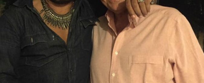 Clemente Mastella e Lenny Kravitz a Capri, su Facebook la foto della strana coppia dell’estate