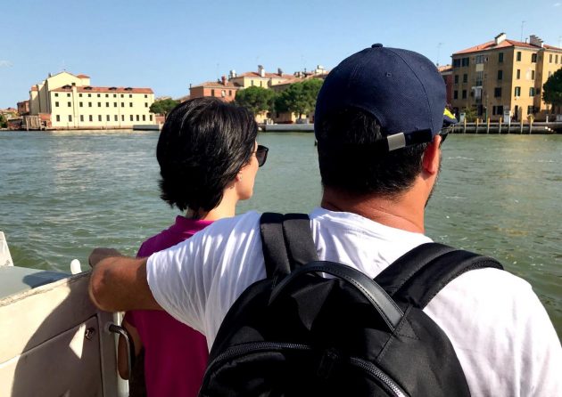 Matteo Salvini e il marketing estivo : il doppio binario del leader leghista per conquistare “l’intestino” del Paese