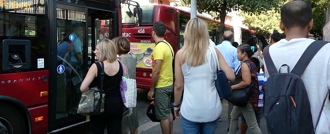 Copertina di Roma, lavori alla metro. I pendolari: “Con i bus tempi raddoppiati”. Stefàno (M5s): “Qualche difficoltà, ma nessuna tragedia”