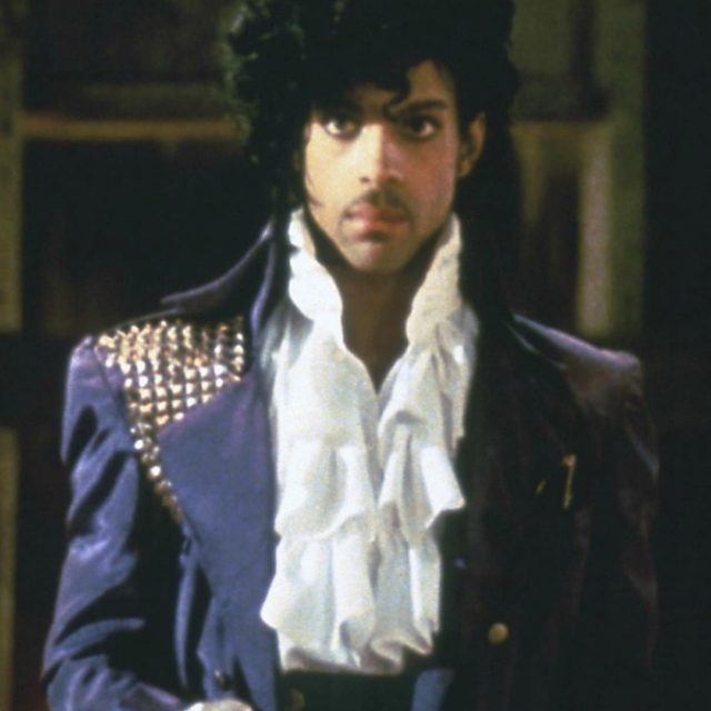 Prince, Pantone ha creato un colore (ovviamente viola) dedicato al folletto di Minneapolis