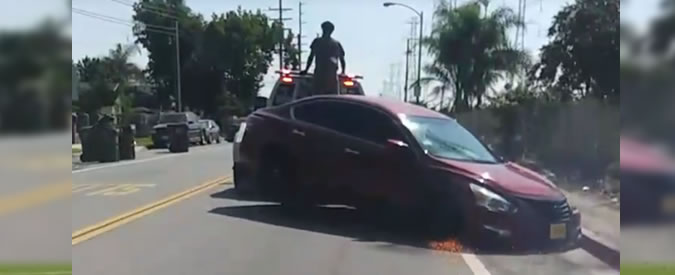 Copertina di Non paga le rate dell’auto, ma quando arriva il carro attrezzi la reazione è folle. E deve intervenire la polizia