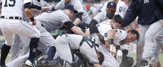 Copertina di Violenta rissa in campo, New York Yankees e Detroit Tigers si riempiono di botte. La partita di baseball diventa in un ring